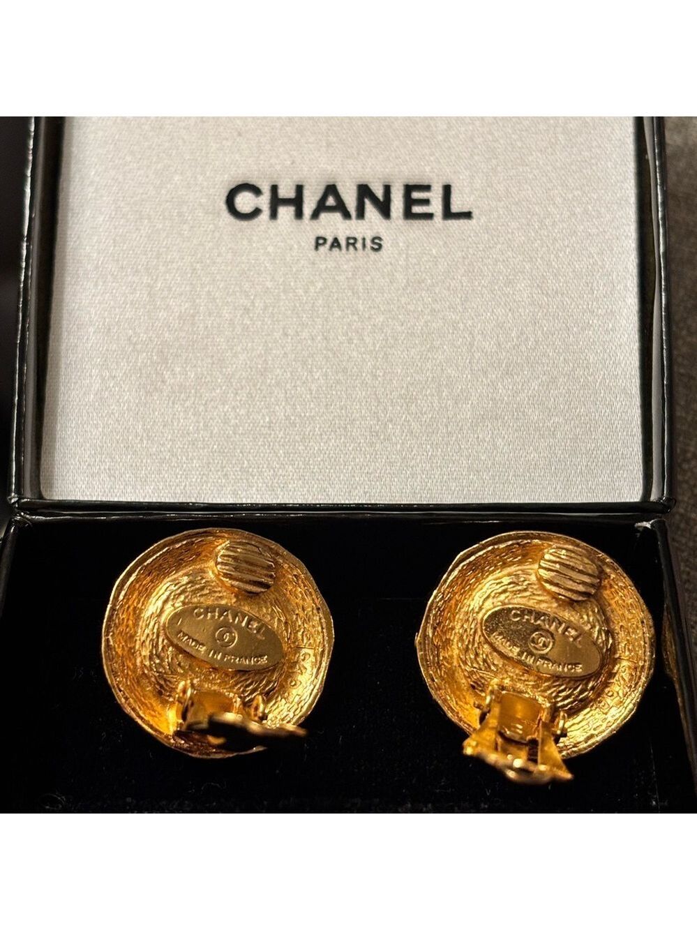 CHANEL Gold and Cream Statement Earrings - Clip on - Picture 4 of 10